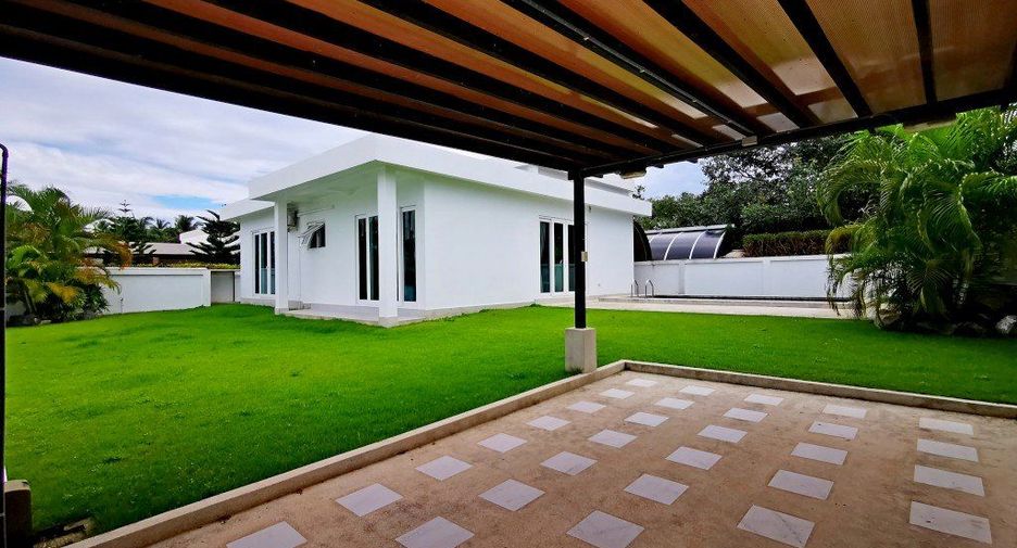 For sale and for rent 3 bedrooms house in Sattahip, Chonburi