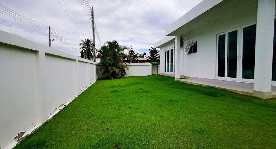 For sale and for rent 3 bedrooms house in Sattahip, Chonburi