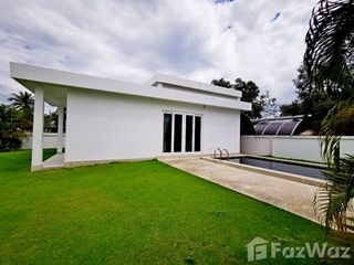 Casa en venta y en alquiler de 3 habitaciones en Bang Saray, Pattaya