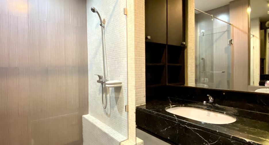 For sale and for rent 2 bedrooms condo in Watthana, Bangkok