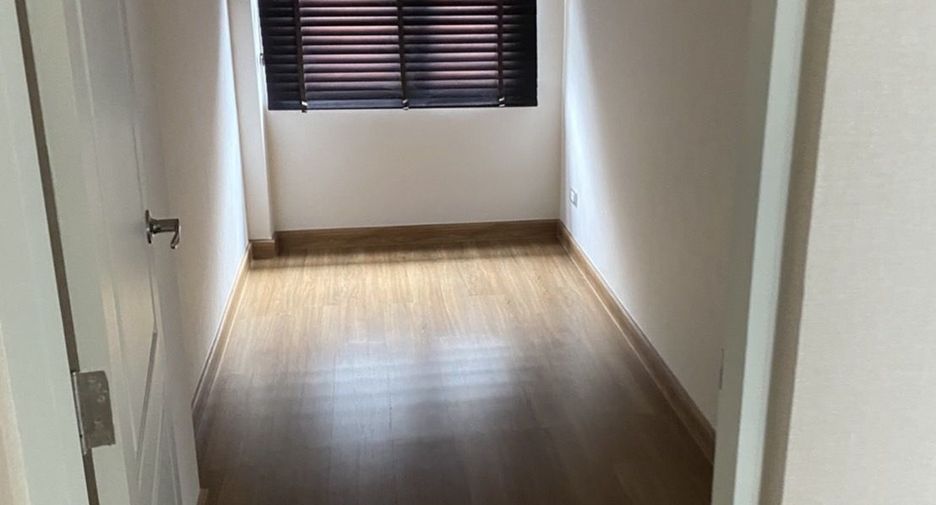 For sale and for rent 4 bedrooms house in Bang Phli, Samut Prakan