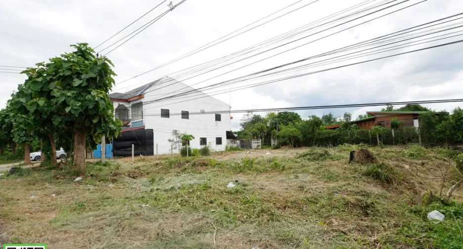 Terreno en venta en Mueang Uttaradit, Uttaradit
