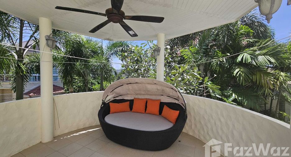 À louer 3 chambres villa à Mueang Phuket, Phuket