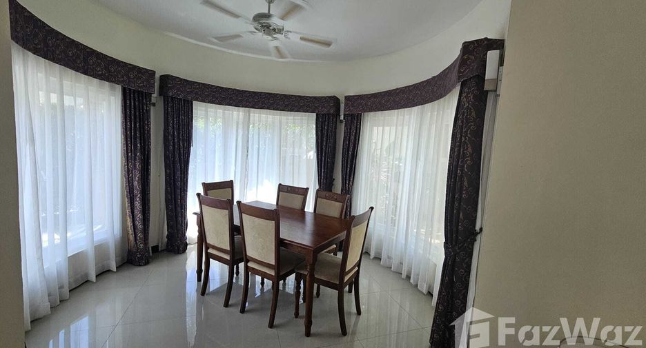À louer 3 chambres villa à Mueang Phuket, Phuket