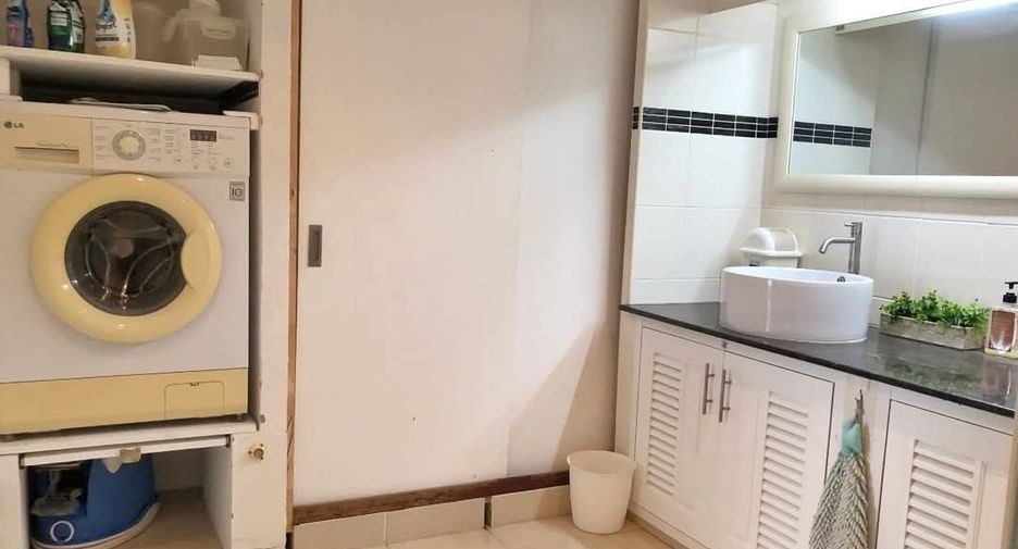 For sale 2 ベッドルーム condo in Mueang Rayong, Rayong