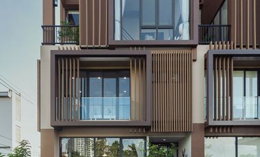 Casa adosada en venta de 3 habitaciones en Phra Khanong, Bangkok