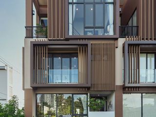 Casa adosada en venta de 3 habitaciones en Phra Khanong, Bangkok