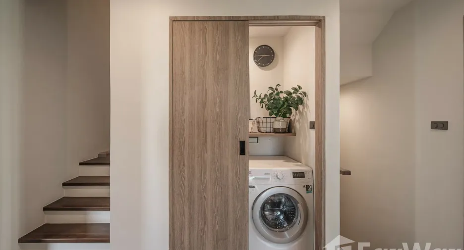 For sale 3 bedrooms townhouse in Phra Khanong, Bangkok