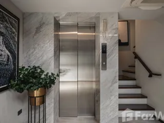For sale 3 bedrooms townhouse in Phra Khanong, Bangkok