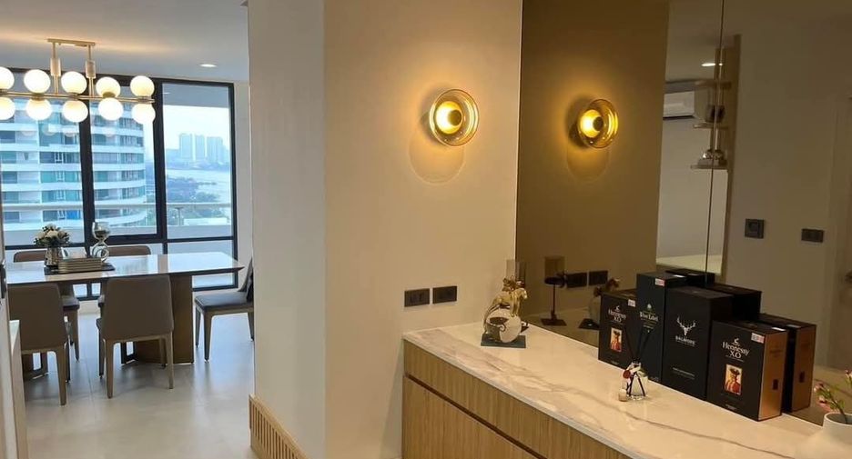 For sale 2 bedrooms condo in Bang Phlat, Bangkok