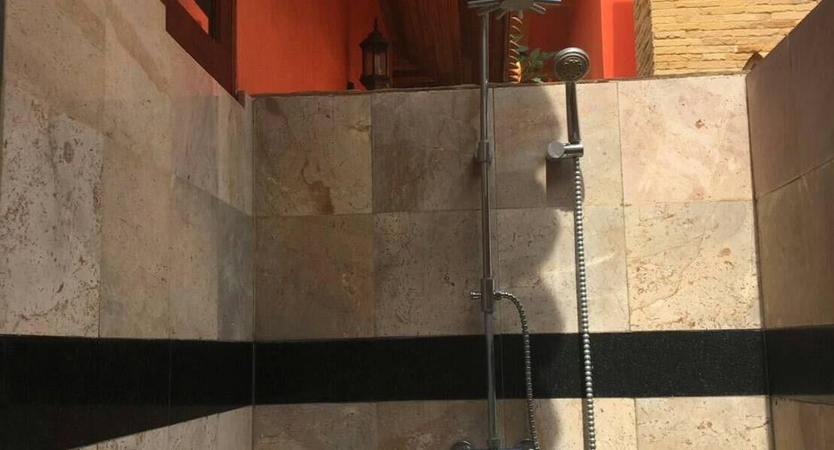 For sale 5 bedrooms villa in Huay Yai, Pattaya