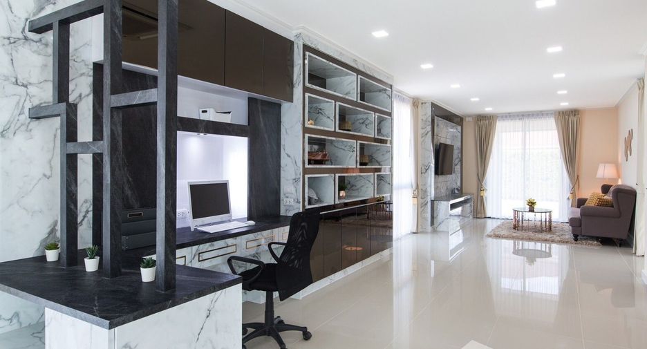 For sale 4 bedrooms villa in Bang Lamung, Chonburi