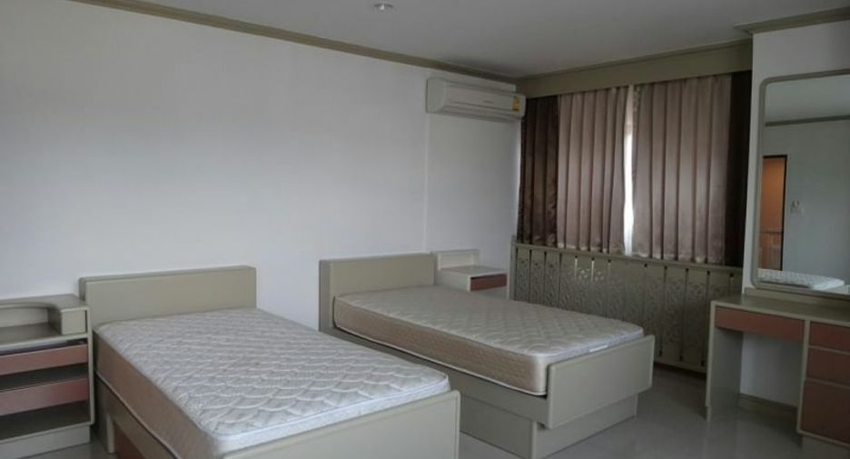 For rent 4 bedrooms condo in Si Racha, Chonburi