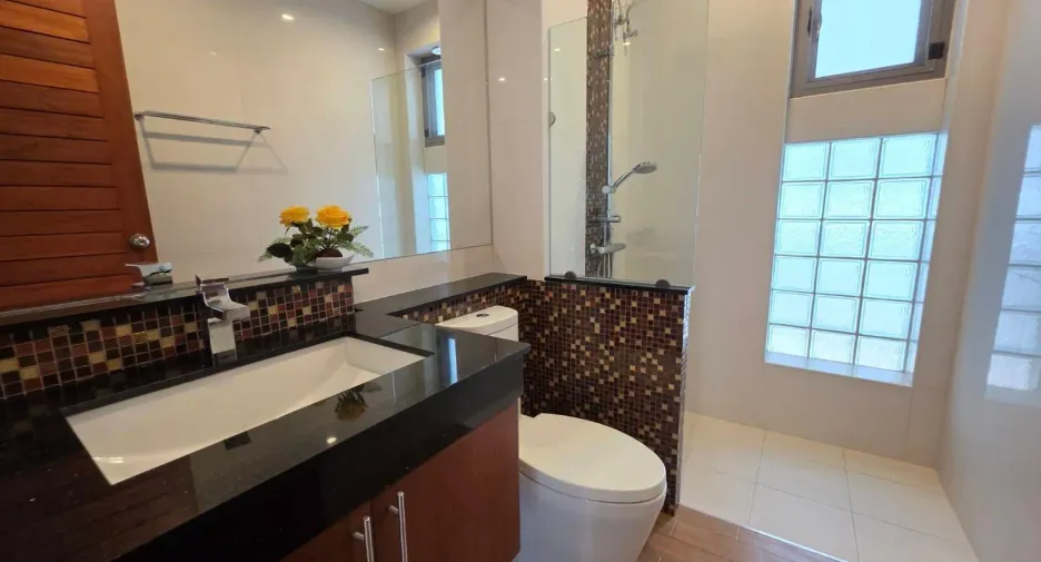 For sale 4 bedrooms villa in Mueang Phuket, Phuket