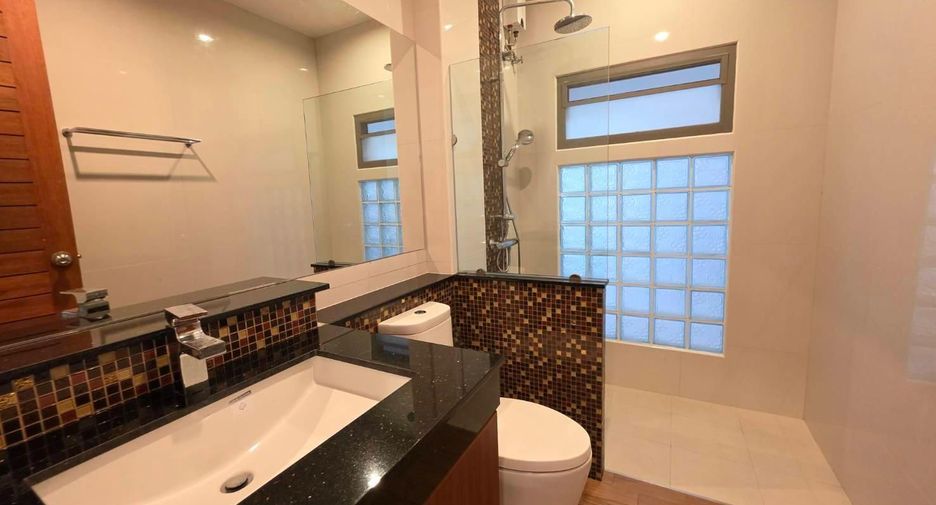 For sale 4 bedrooms villa in Mueang Phuket, Phuket
