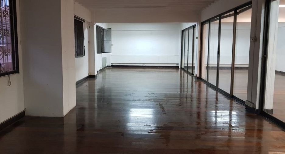 Local comercial en venta en Phra Khanong, Bangkok
