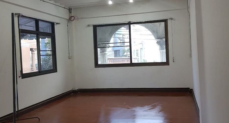 Local comercial en venta en Phra Khanong, Bangkok