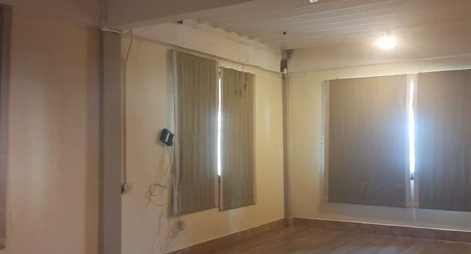 Local comercial en venta en Phra Khanong, Bangkok