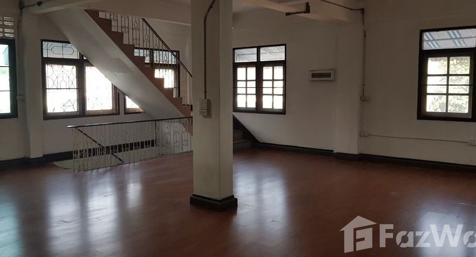 Local comercial en venta en Phra Khanong, Bangkok