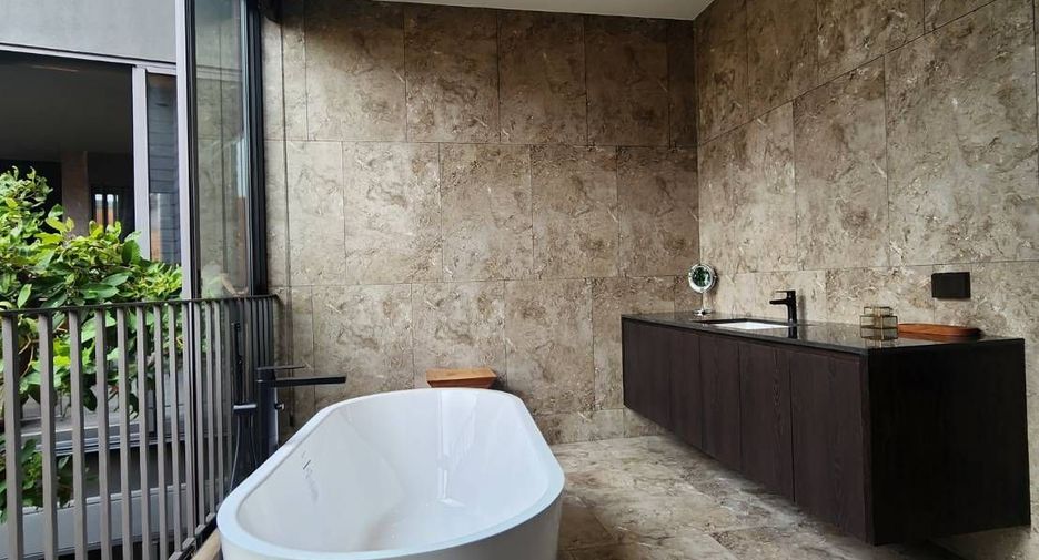 Casa en venta de 4 habitaciones en Bang Phli, Samut Prakan