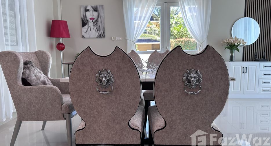 For rent 3 bedrooms villa in Mueang Phuket, Phuket