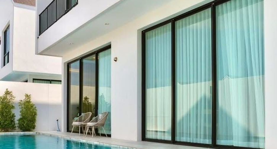 For sale 4 bedrooms villa in Thalang, Phuket