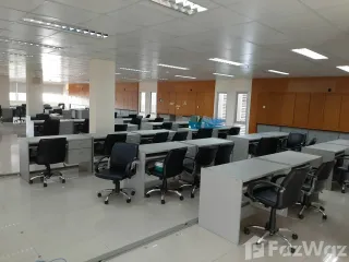 Casa en venta de 5 habitaciones en Phra Khanong, Bangkok