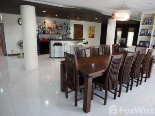 Casa en venta de 5 habitaciones en Phra Khanong, Bangkok