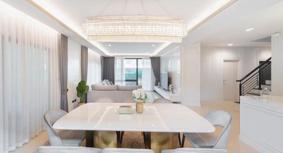 For sale 5 bedrooms house in Thawi Watthana, Bangkok