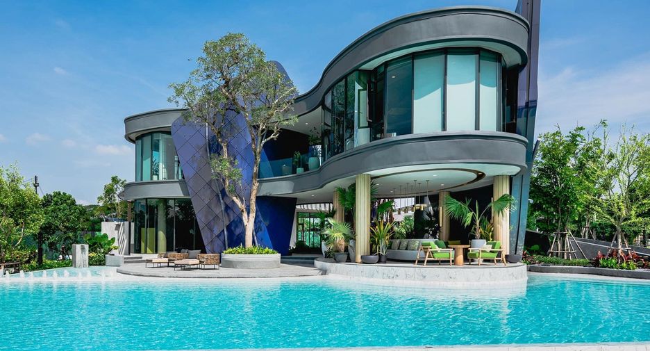For sale 5 bedrooms house in Thawi Watthana, Bangkok