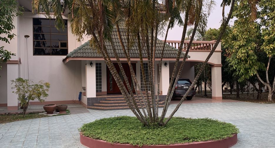 For sale 4 bedrooms villa in Mueang Chiang Rai, Chiang Rai