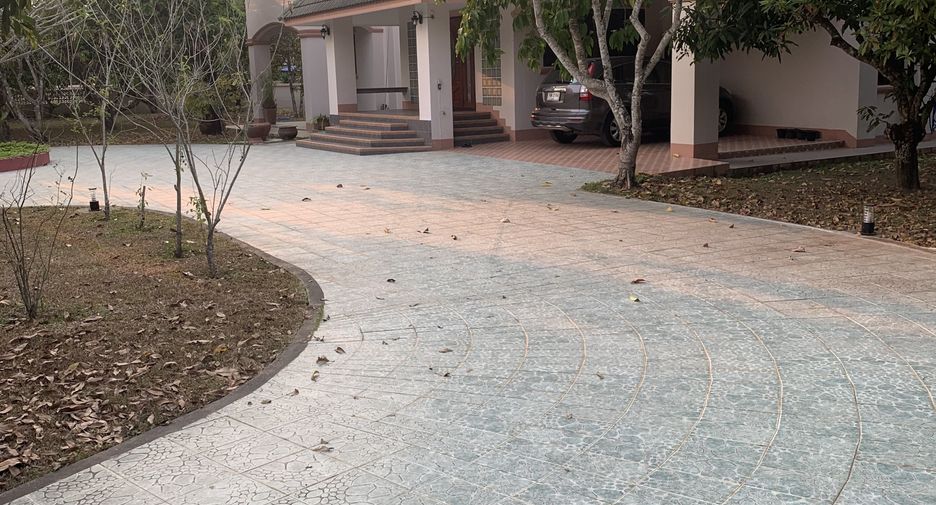 For sale 4 bedrooms villa in Mueang Chiang Rai, Chiang Rai