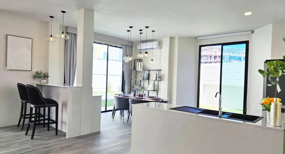 For sale 4 bedrooms villa in Kathu, Phuket