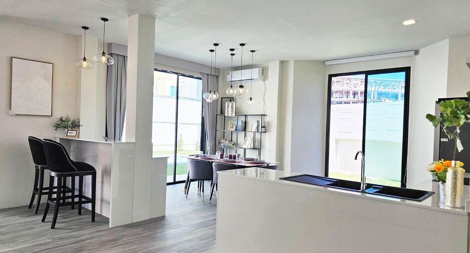 For sale 4 bedrooms villa in Kathu, Phuket