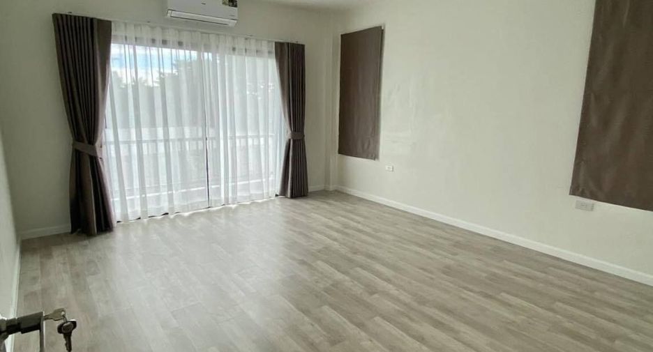 Casa en alquiler de 4 habitaciones en Thalang, Phuket