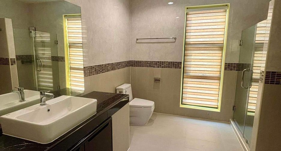 For rent 5 bedrooms villa in Bang Lamung, Chonburi