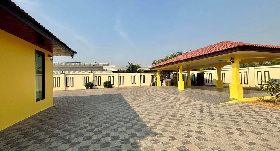 For rent 5 bedrooms villa in Bang Lamung, Chonburi