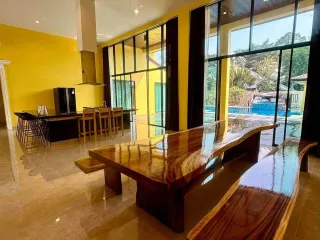 Villa zur Miete mit 5 Zimmer in Bang Lamung, Chonburi