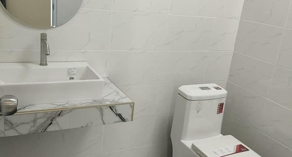 For sale 3 bedrooms house in Mueang Sakon Nakhon, Sakon Nakhon