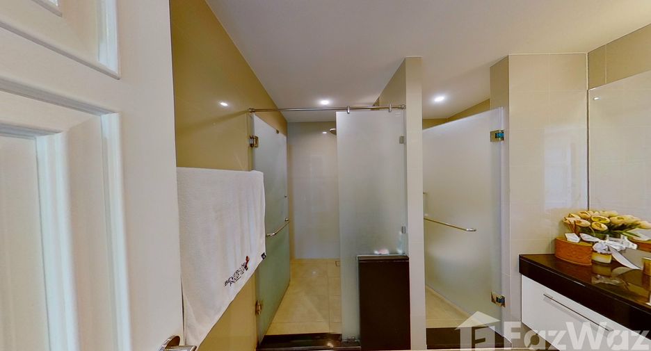 For sale 3 bedrooms condo in Ratchathewi, Bangkok