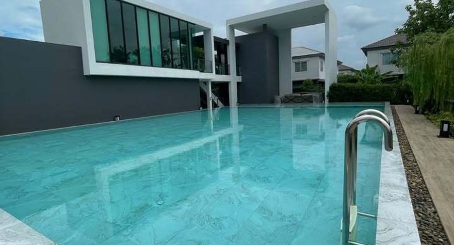 Casa en venta de 4 habitaciones en Bang Kruai, Nonthaburi