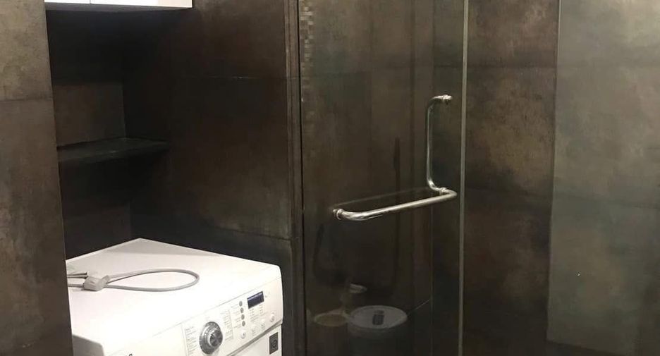 For sale 1 bed condo in Khlong Toei, Bangkok