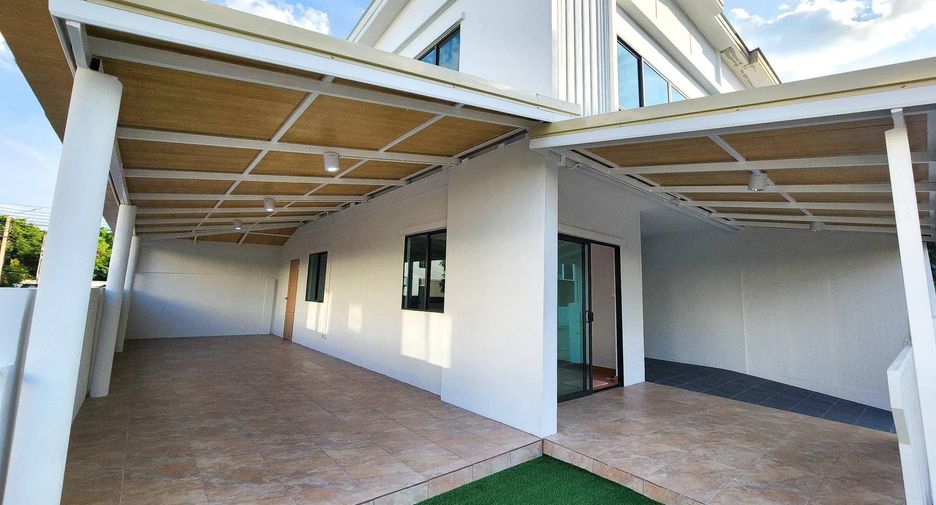 For sale 3 bedrooms townhouse in Bang Khae, Bangkok