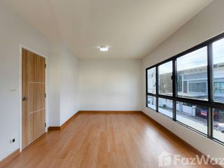 For sale 3 bedrooms townhouse in Bang Khae, Bangkok