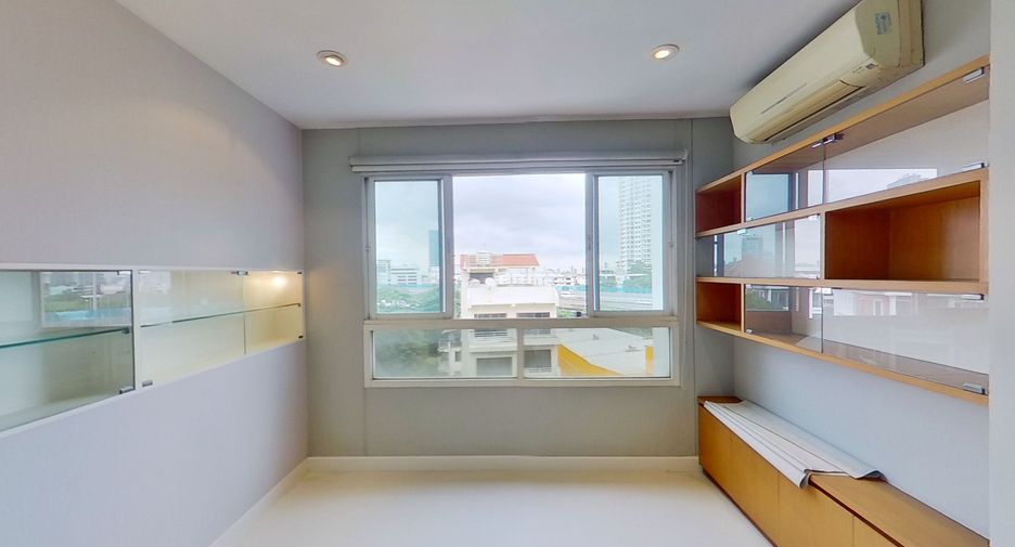For sale 2 bedrooms condo in Yan Nawa, Bangkok
