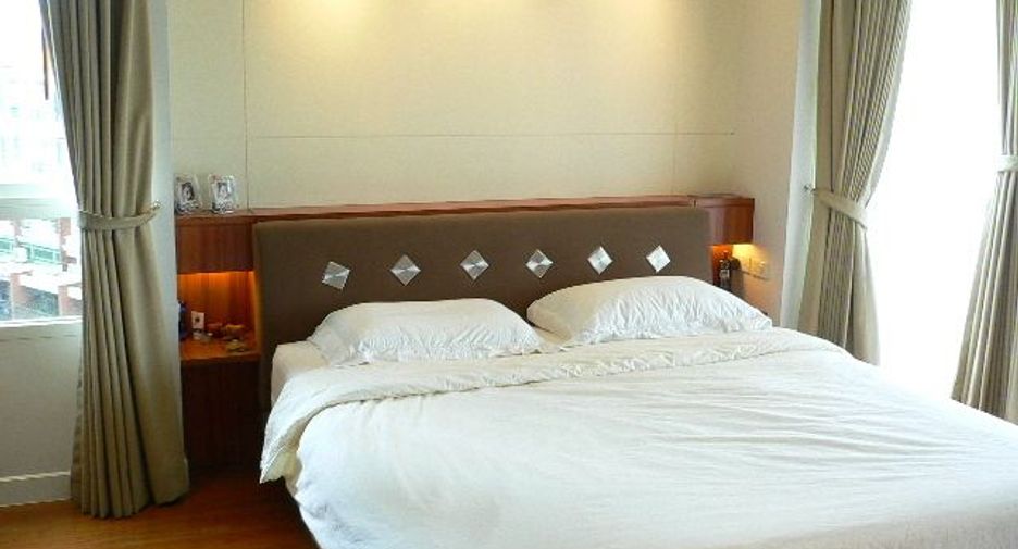 For sale 2 bedrooms condo in Yan Nawa, Bangkok