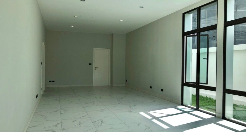For rent 2 bedrooms townhouse in Thalang, Phuket