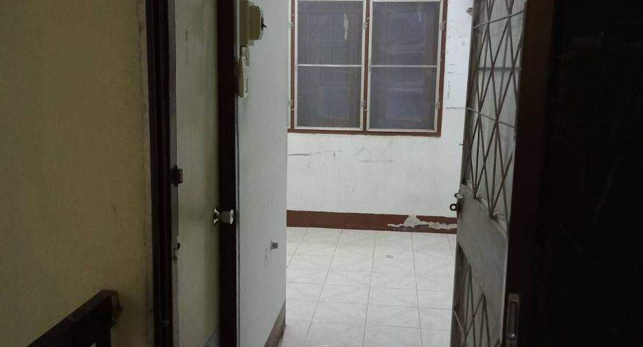 Reihenhaus zum Kauf mit 2 Zimmer in Mueang Ubon Ratchathani, Ubon Ratchathani