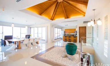 For rent 3 bedrooms villa in Mueang Phuket, Phuket