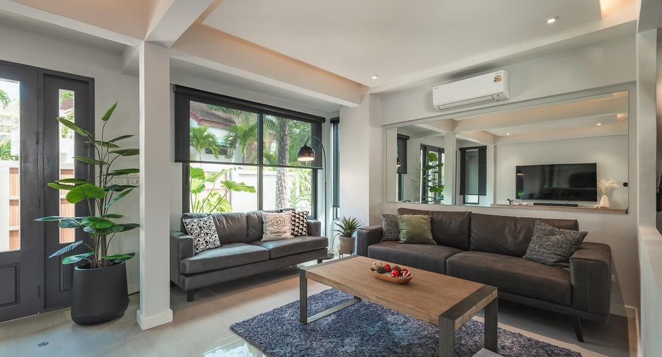 À louer 3 chambres villa à Mueang Phuket, Phuket
